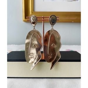 Face earrings
